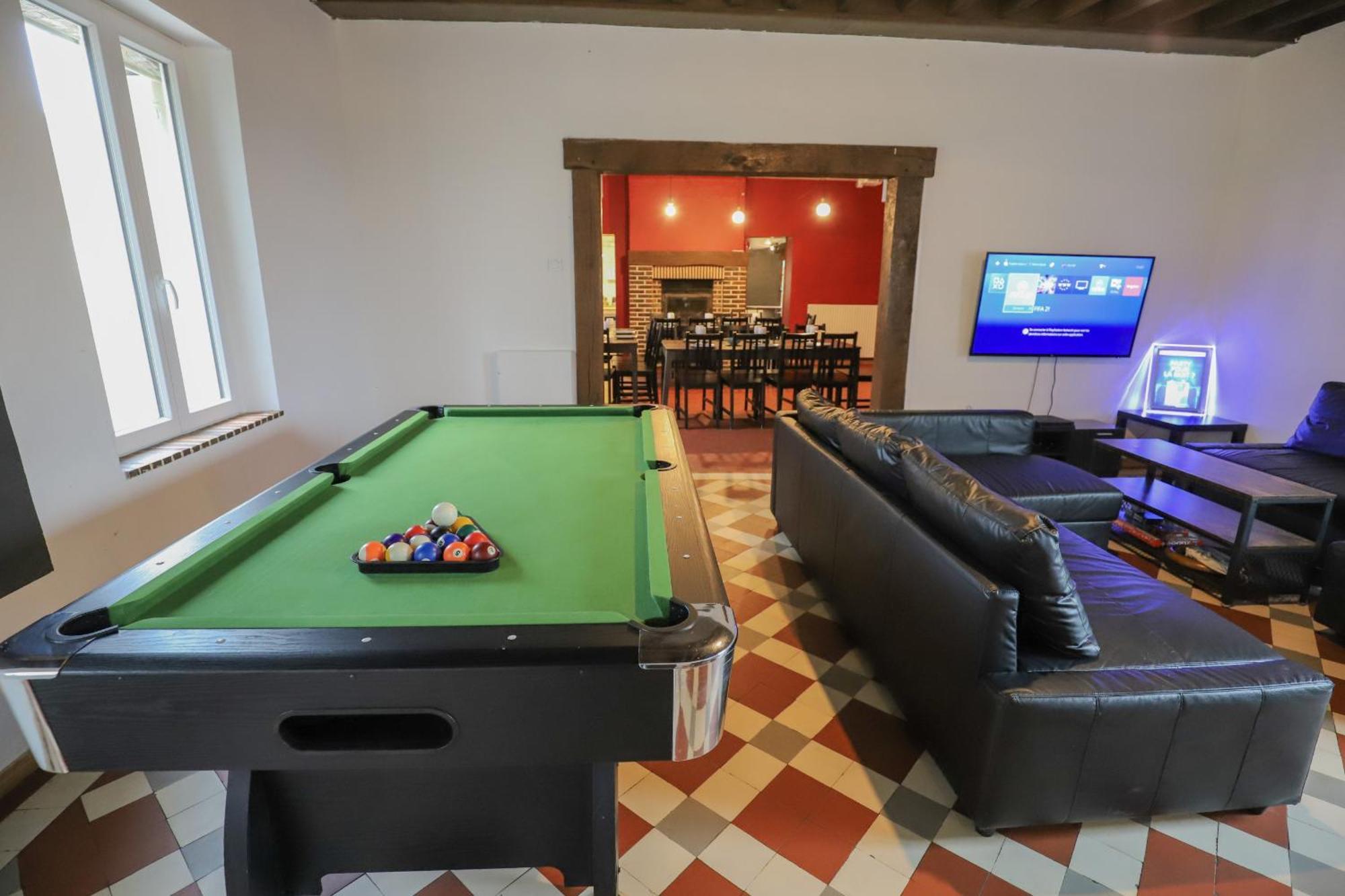 Crazy Villa Champs Corons dans l'Orne Piscine intérieure ! Les Menus Extérieur photo